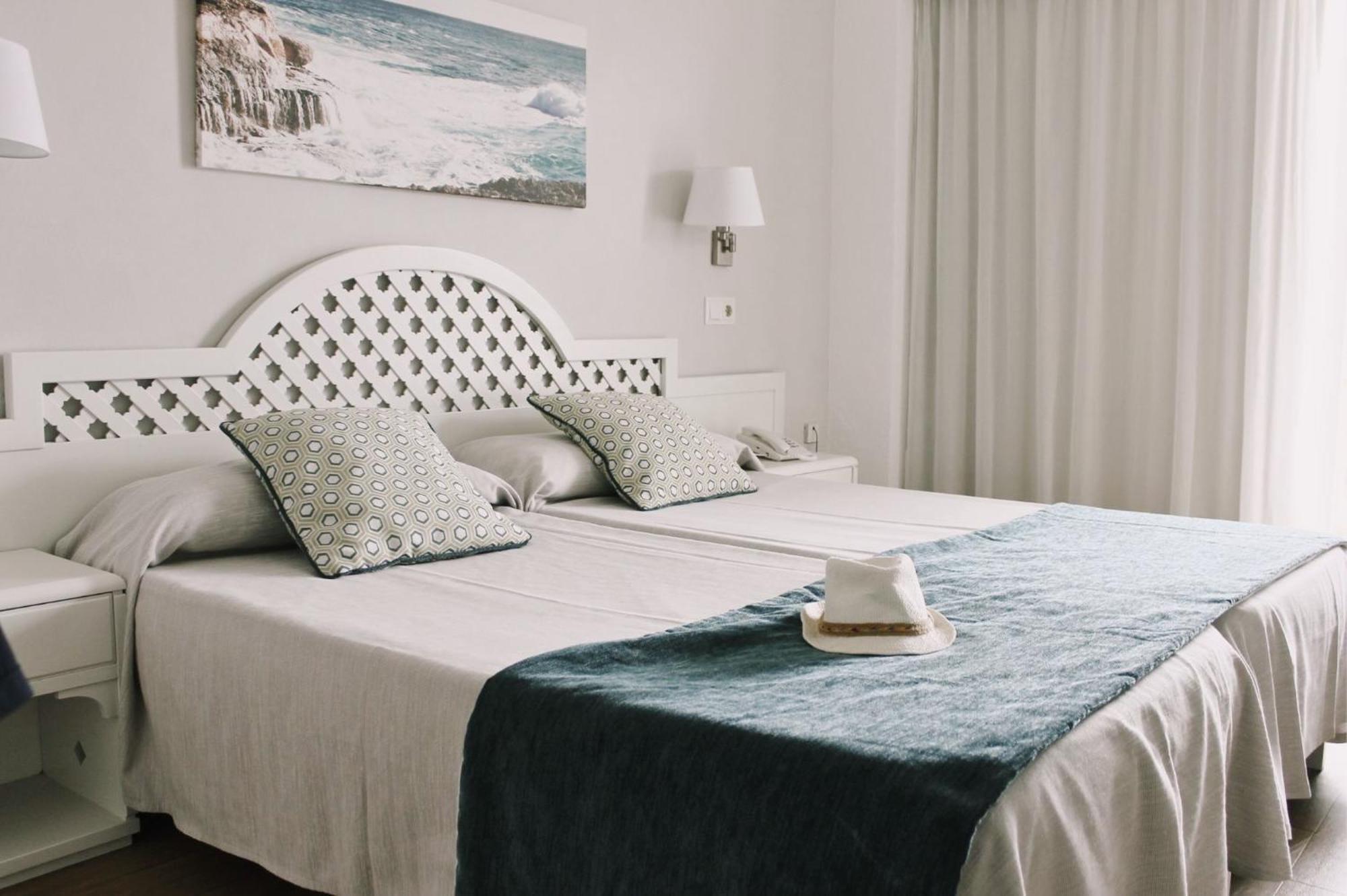 Pinos Playa Hotell